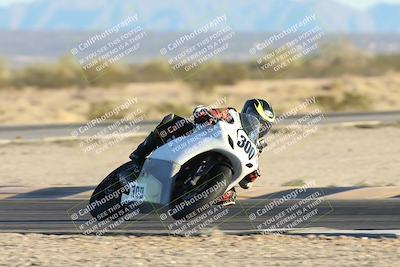 media/Dec-07-2025-CVMA (Sun) [[3e7d2de5dc]]/Race 18-Formula Twins-Formula 40 UL/